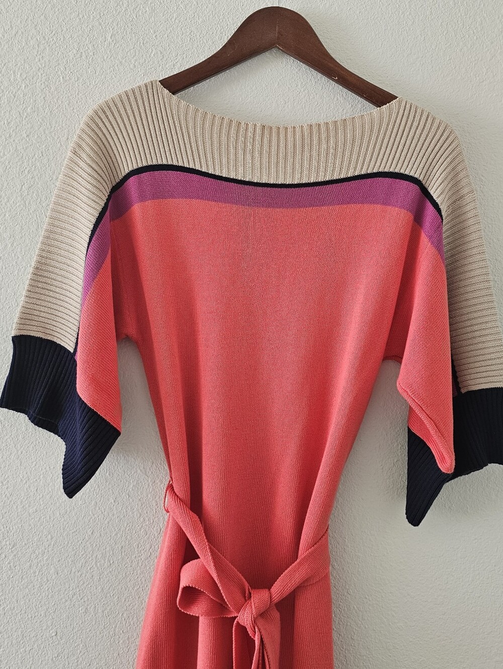 Trina Turk Knit Dress Size 0/XS? Colorblock Salmon Mauve Tan Tie Waist Boatneck - Picture 3 of 12